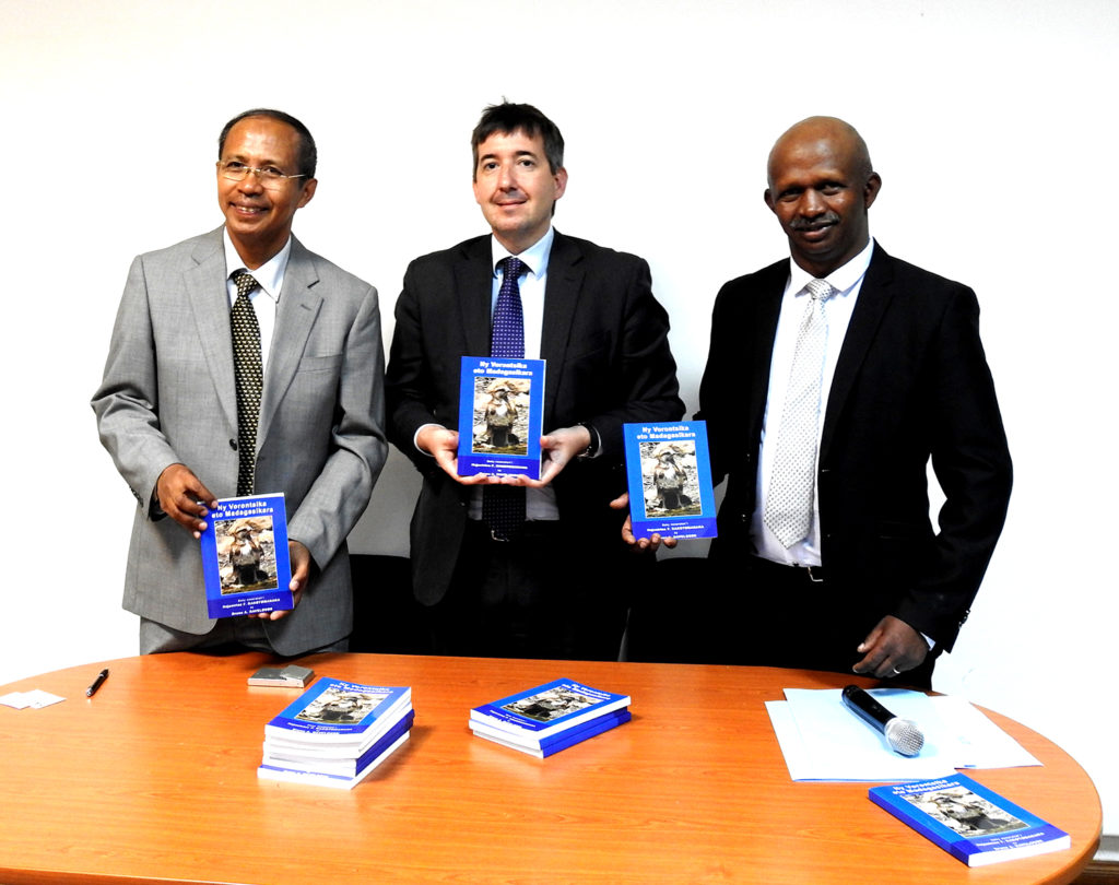 Pr Haja Rakotomanana - H.E Ambassador of the UK to Madagascar - Bruno Raveloson